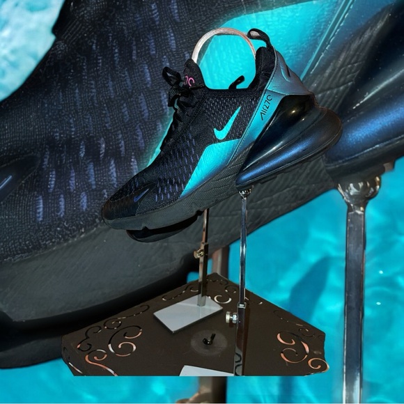 Youth boys sz 6.5 Nike vapor max sneakers black and iridescent. - Picture 3 of 4